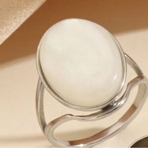 Elegant Silver and White Oval Ring